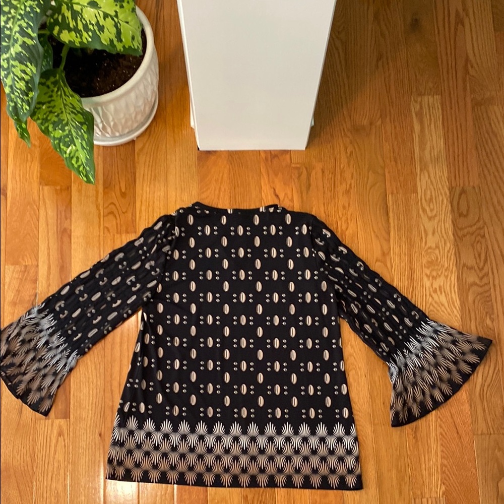 Alfani Black and White Flutter Sleeve Blouse - Picture 7 of 7